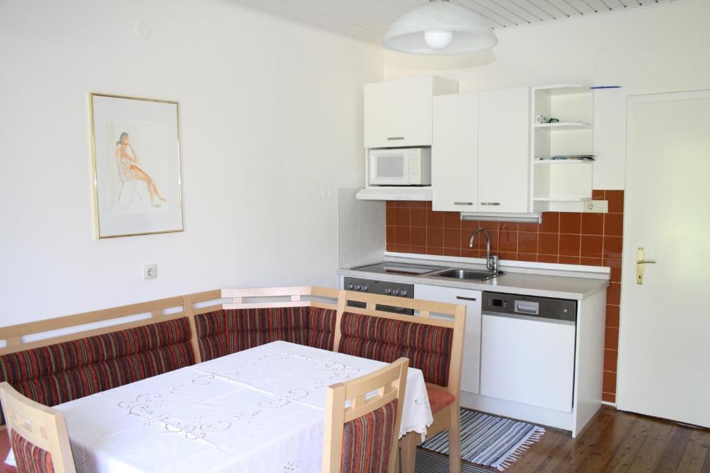 Ferienwohnungen Benedikt Villach Room photo